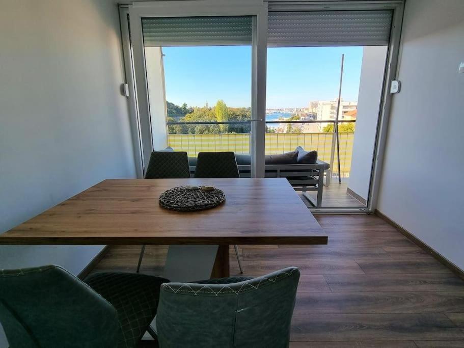 Appartamento Sea View Balcony And Parking Zara Esterno foto